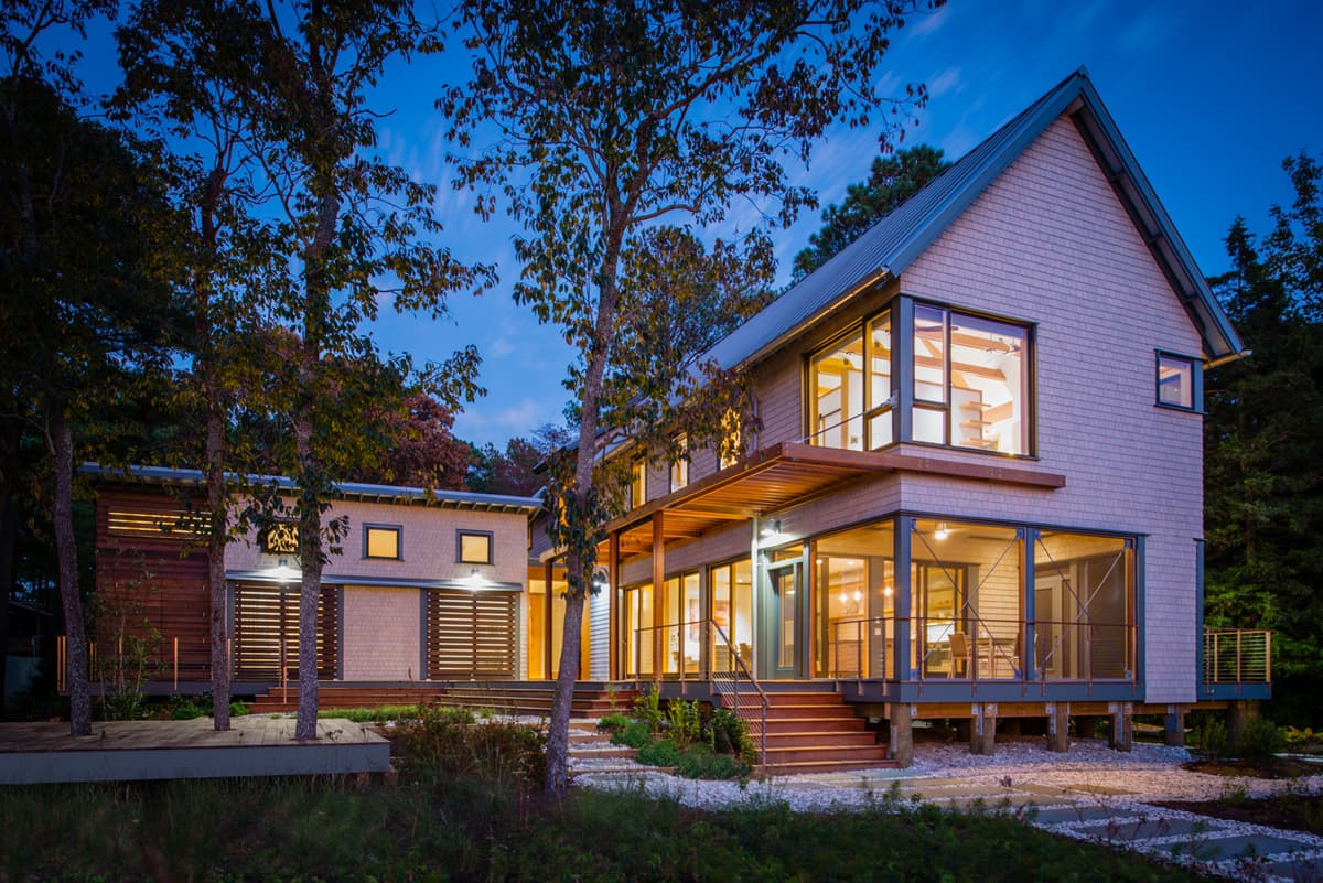 House facing the intracoastal waterway.