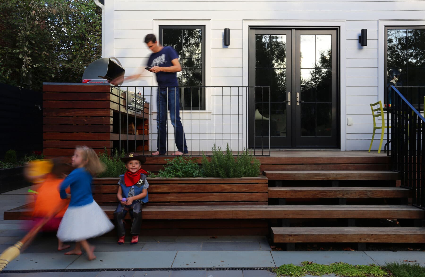 _AU Park Deck and Garden (5).jpg