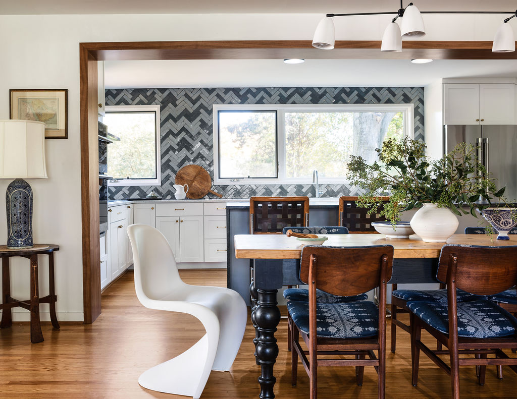 Split-Level with Modern Pop-up - Interior dining and kitchen spaces