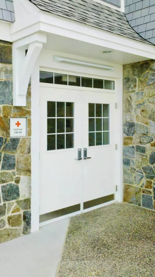 DOOR